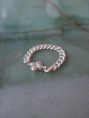 SMALL LAYERED CROSS CHAIN RING