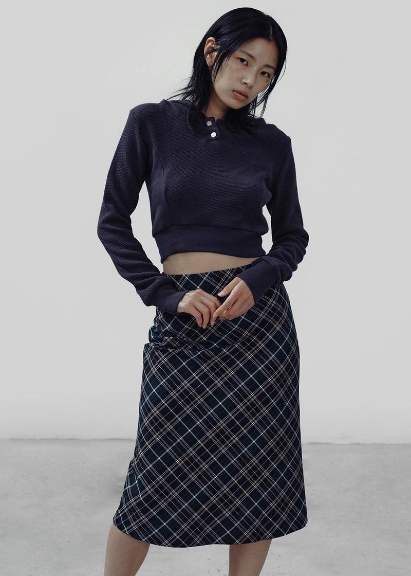 ANSWER IS YES - Check midi flare skirt Navy