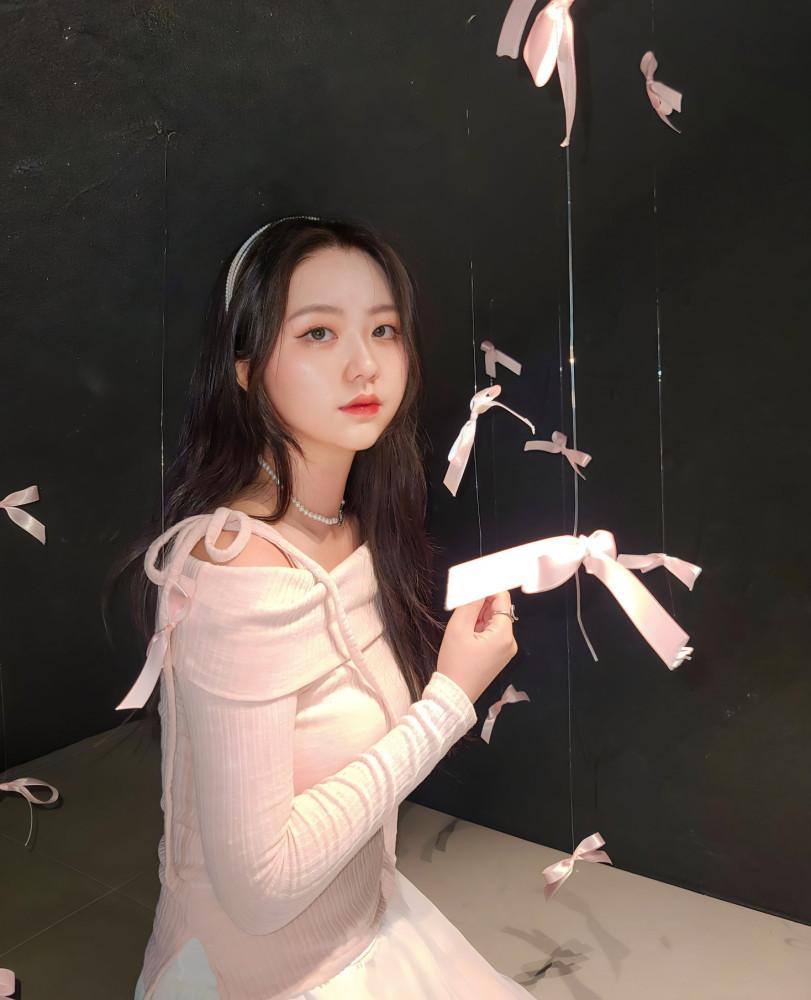 숄더 리본 포인트 오프숄더 티 (2color)