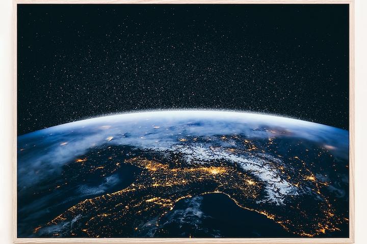 우주에서 본 지구의 야경 광활한 풍경 사진 액자