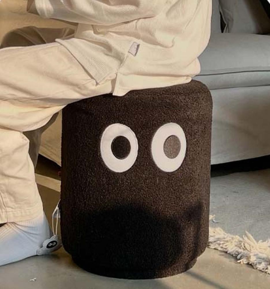 Black Eyes Stool 블랙 아이즈 스툴