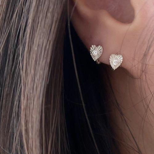 Petit heart earrings