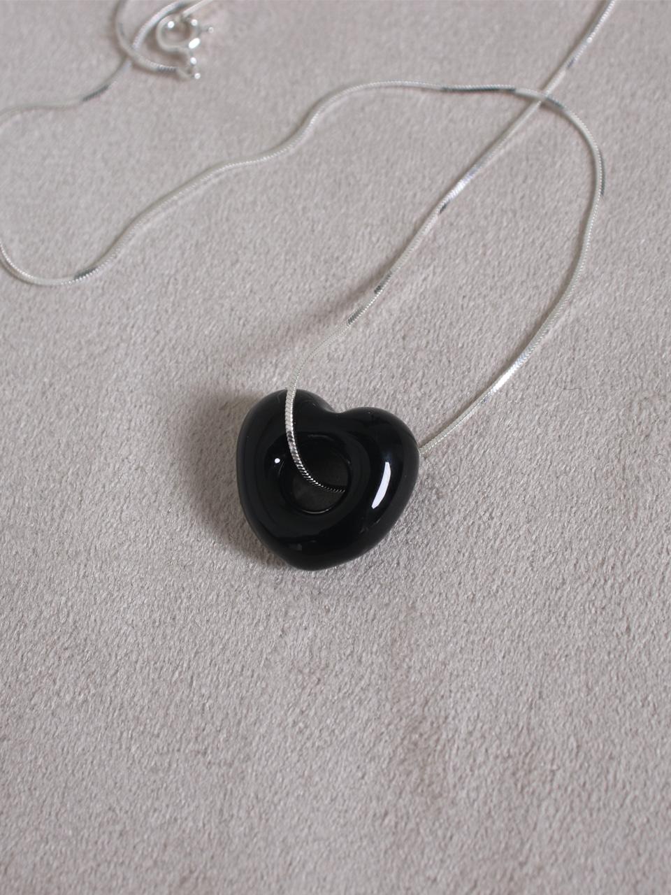 holiday heart necklace