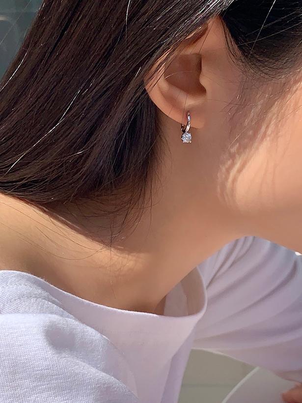one cubic earring