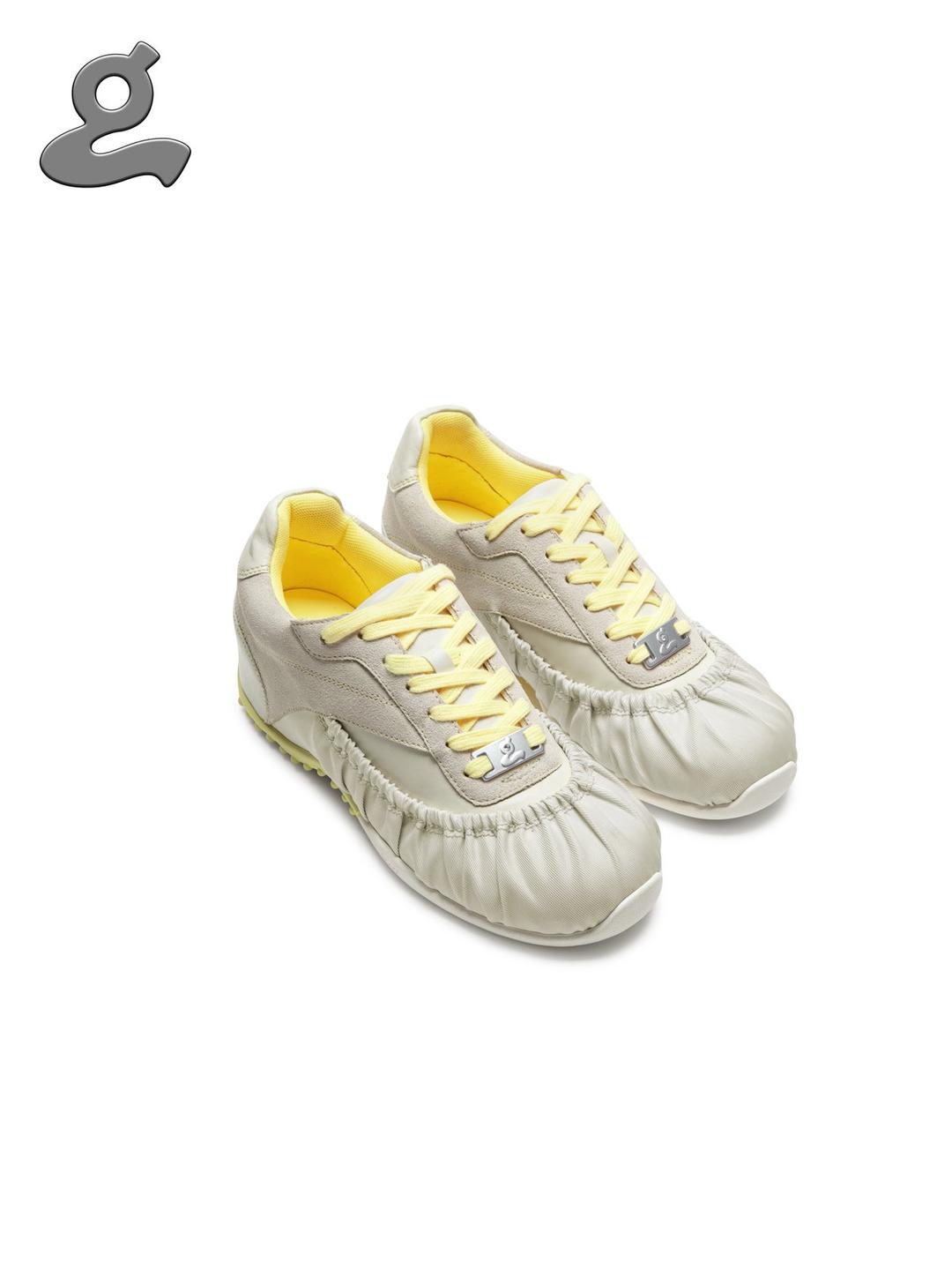 Off-White Pleated Pocket GAT