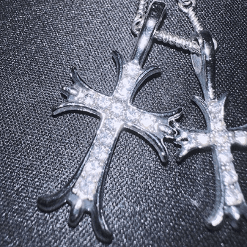 Silver crom neckless