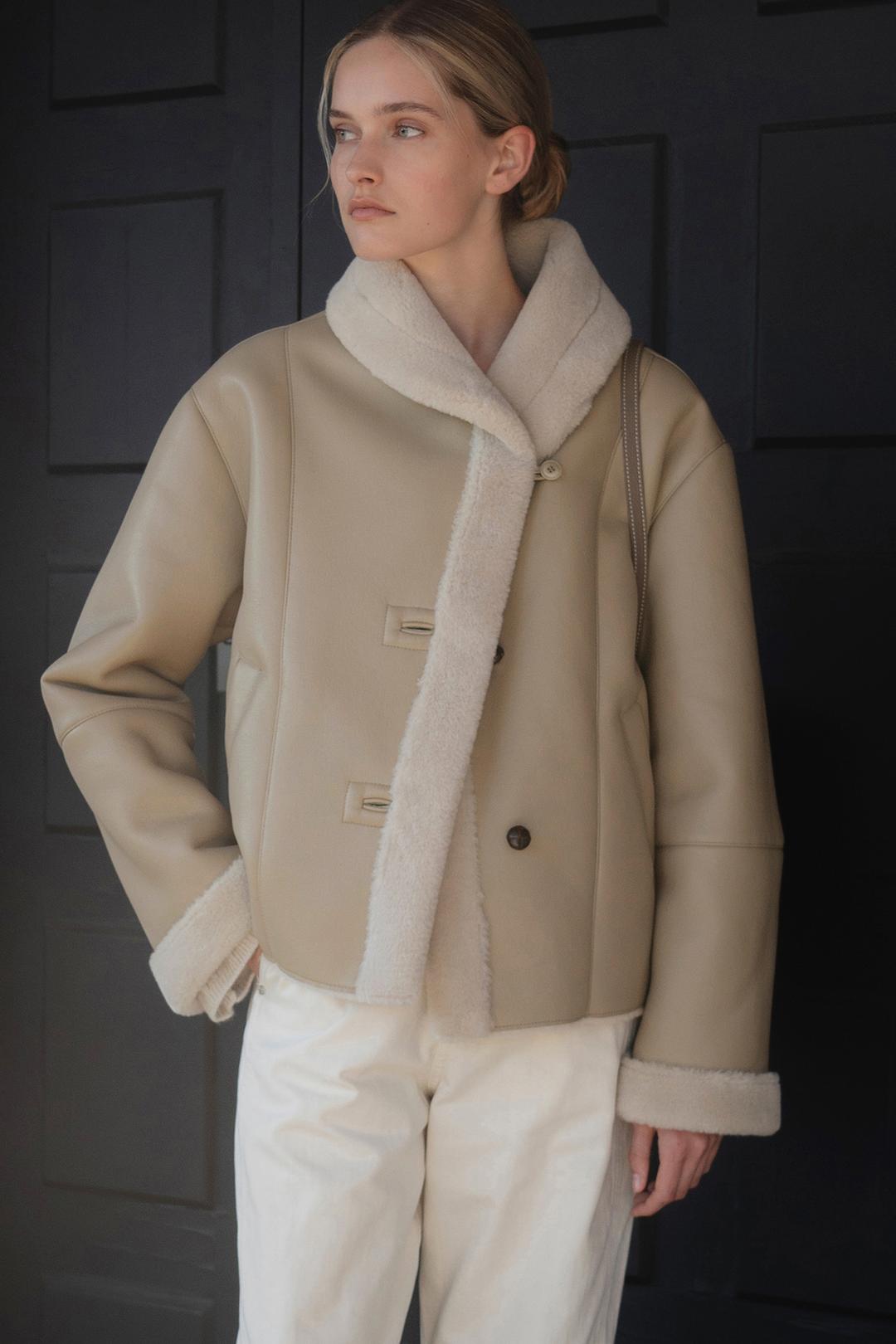 아떼 숄 무스탕