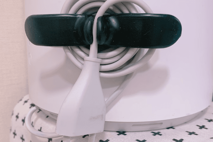 콘센트 플러그 고정 홀더 클립