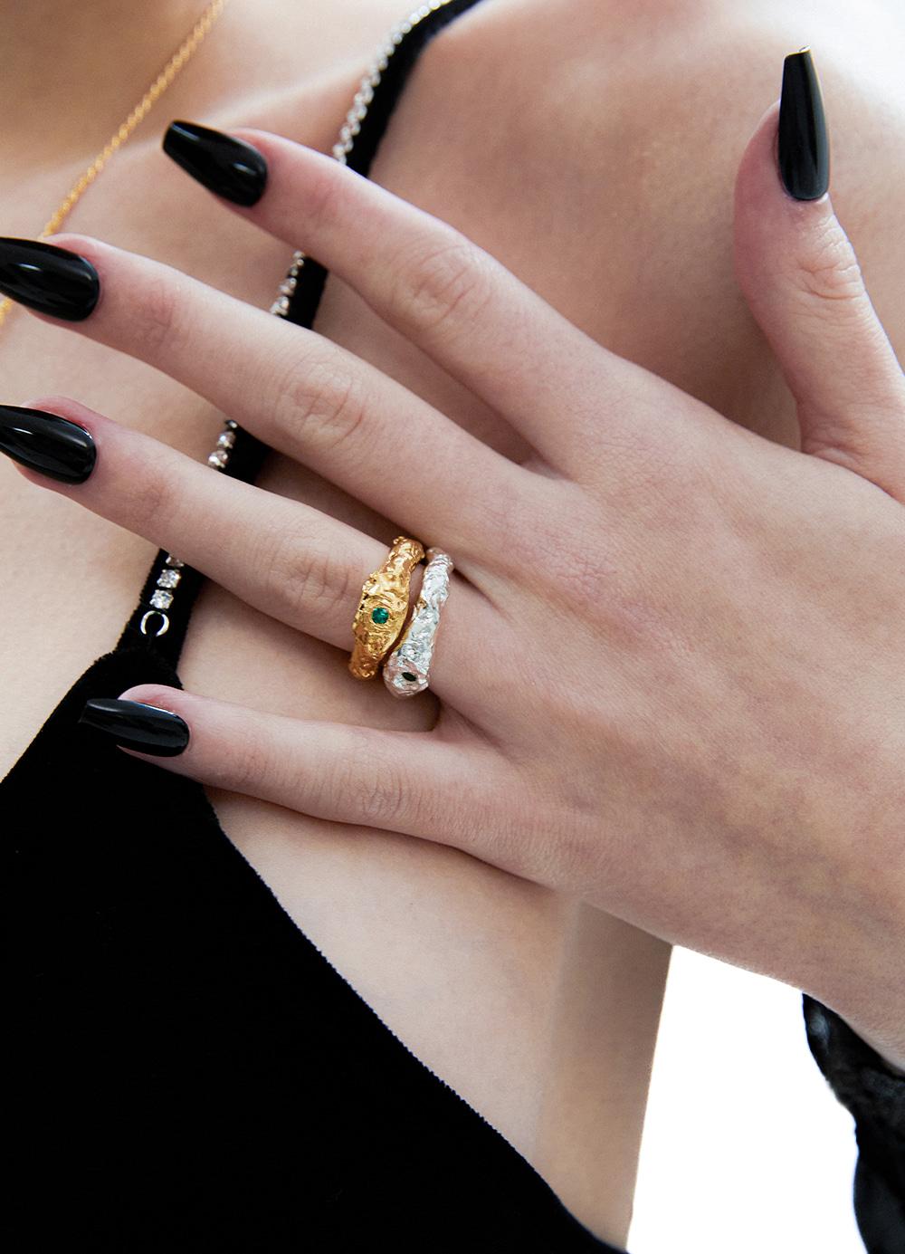 Gemstone in Objet Ring (Silver, Gold)