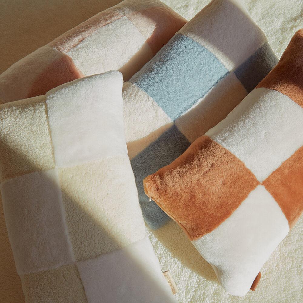 업사이클링 리얼 무스탕 체크 보더 쿠션 커버 50*30 (4color)