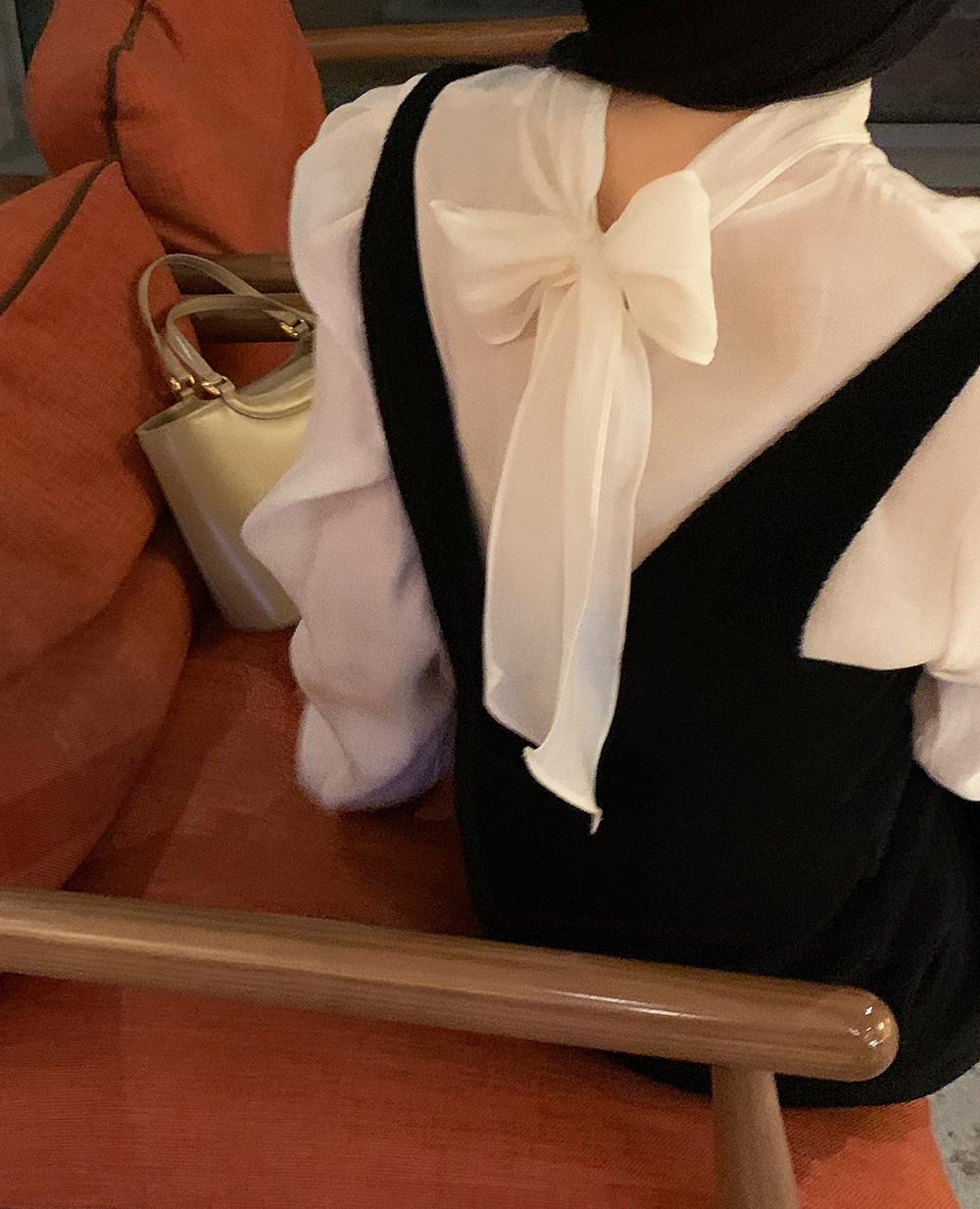 쉬어 텐셀 스트랩 블라우스