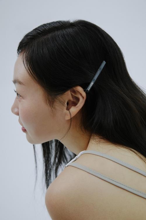 LOGO HAIR CLIP BLACK