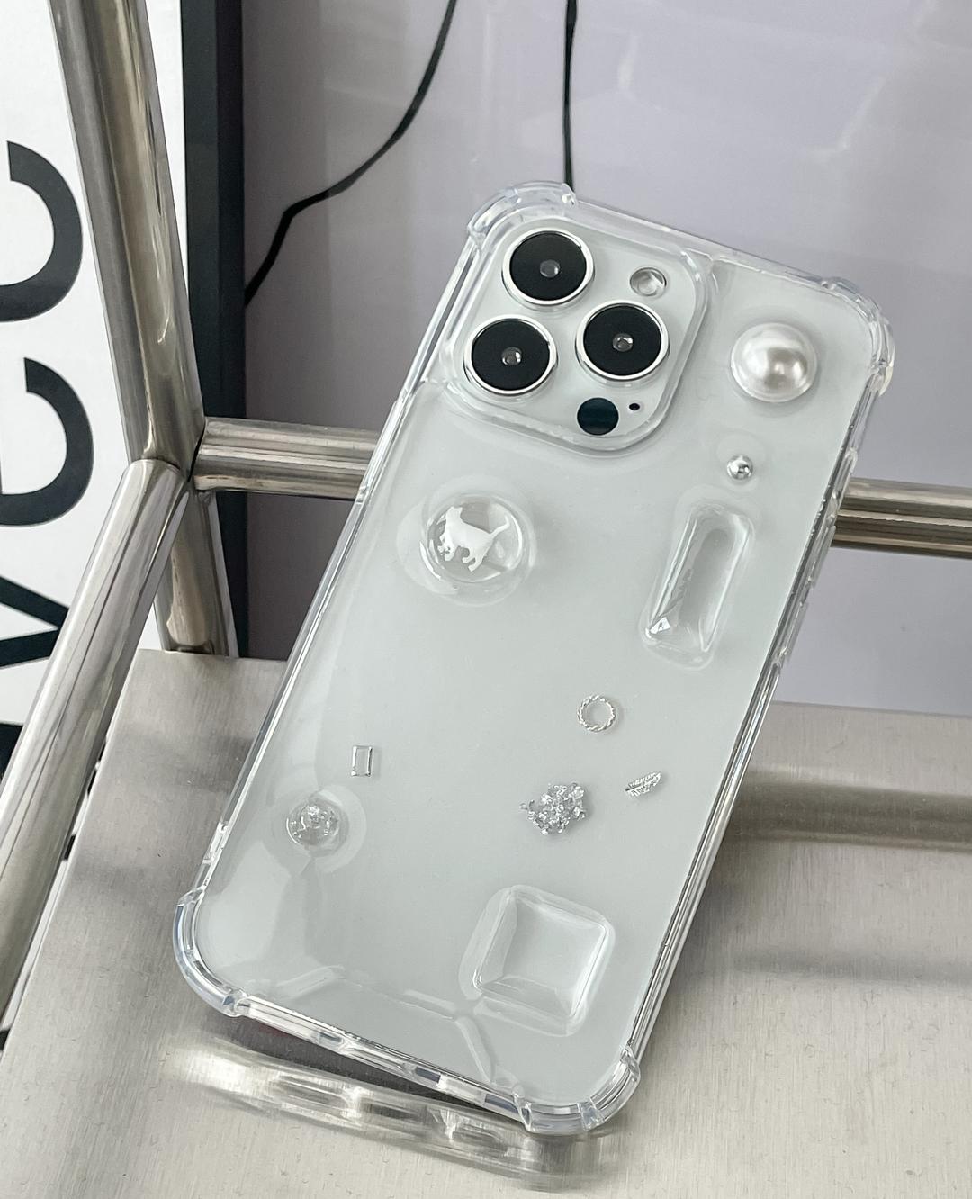 엘르벨 handmade]white cat rush 레진 폰케이스 키링