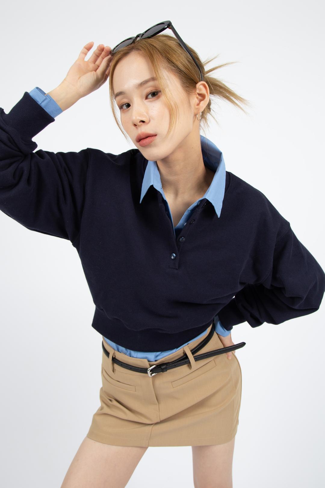 BUTTON CROPPED SWEAT SHIRT
