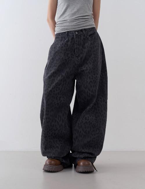 deep leopard wide denim pants