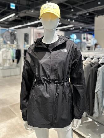 (노스페이스화이트라벨) 여성 등산용 여름 경량 바람막이 레스턴 파카 NJ3LP30J