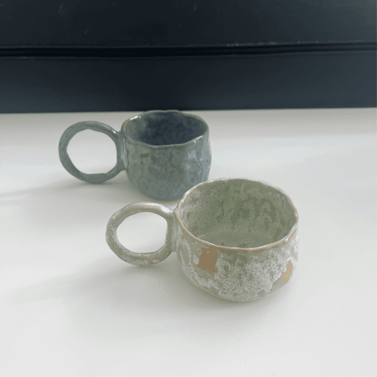 circle handle mug