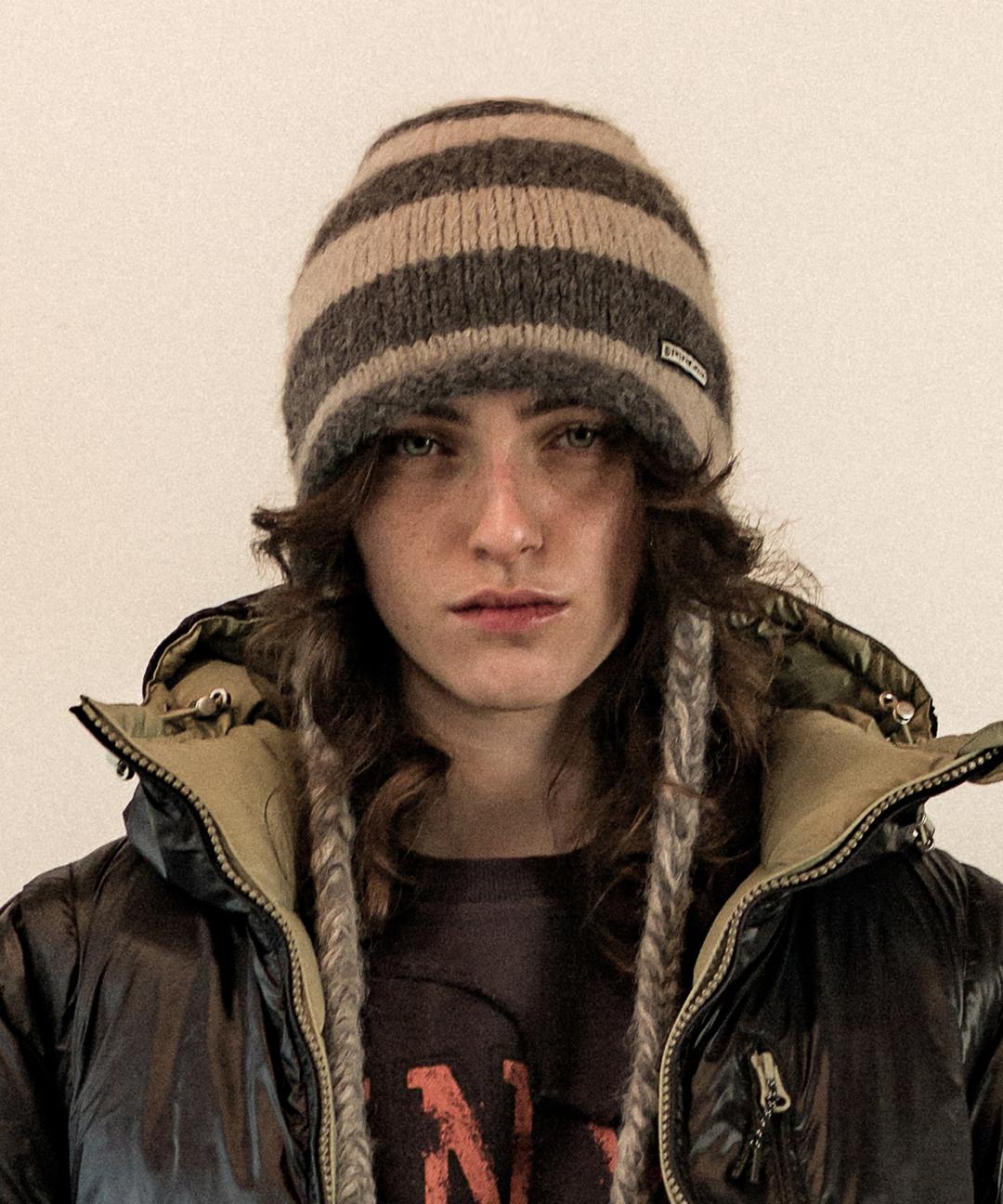 [11/1 예약배송] EAR FLAP STRIPE BEANIE GREY