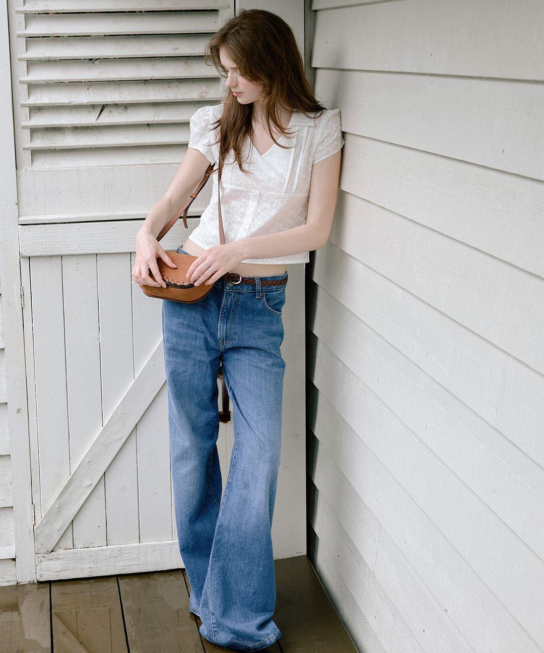 레터프롬문 [S/M SIZE] 베키아 브이넥 카라 블라우스 ( 화이트 )