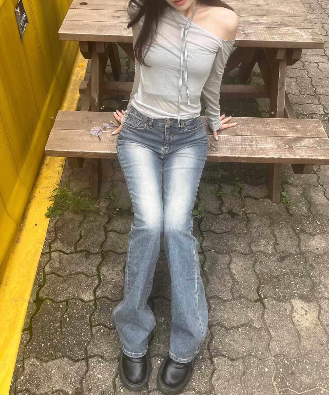 Sink blue denim jeans