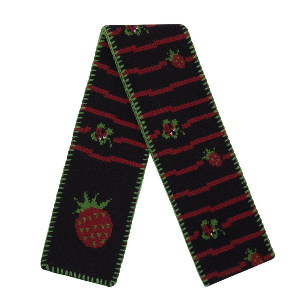 NAT muffler strawberry and clover