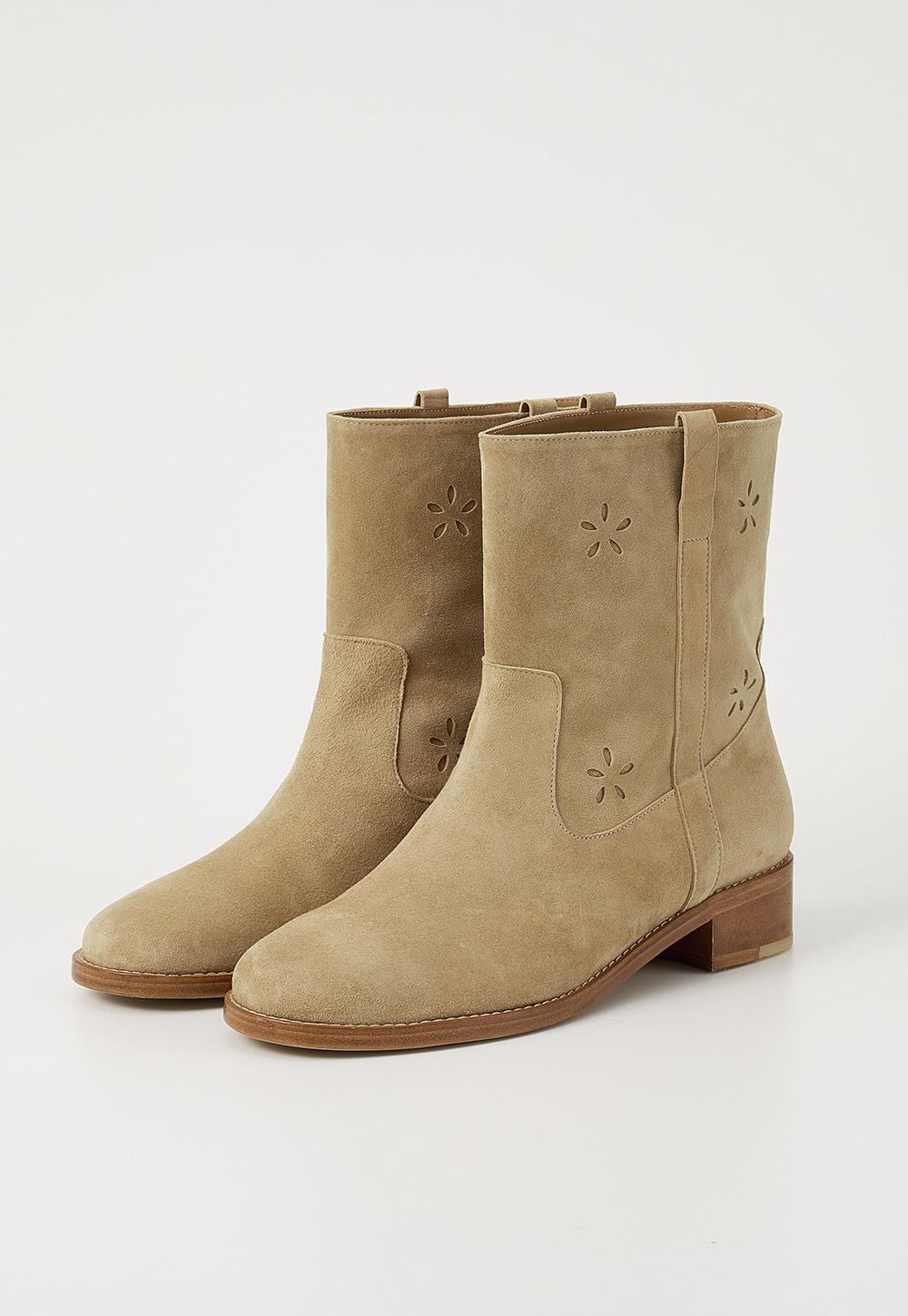 Willa Signature Boots - Camel