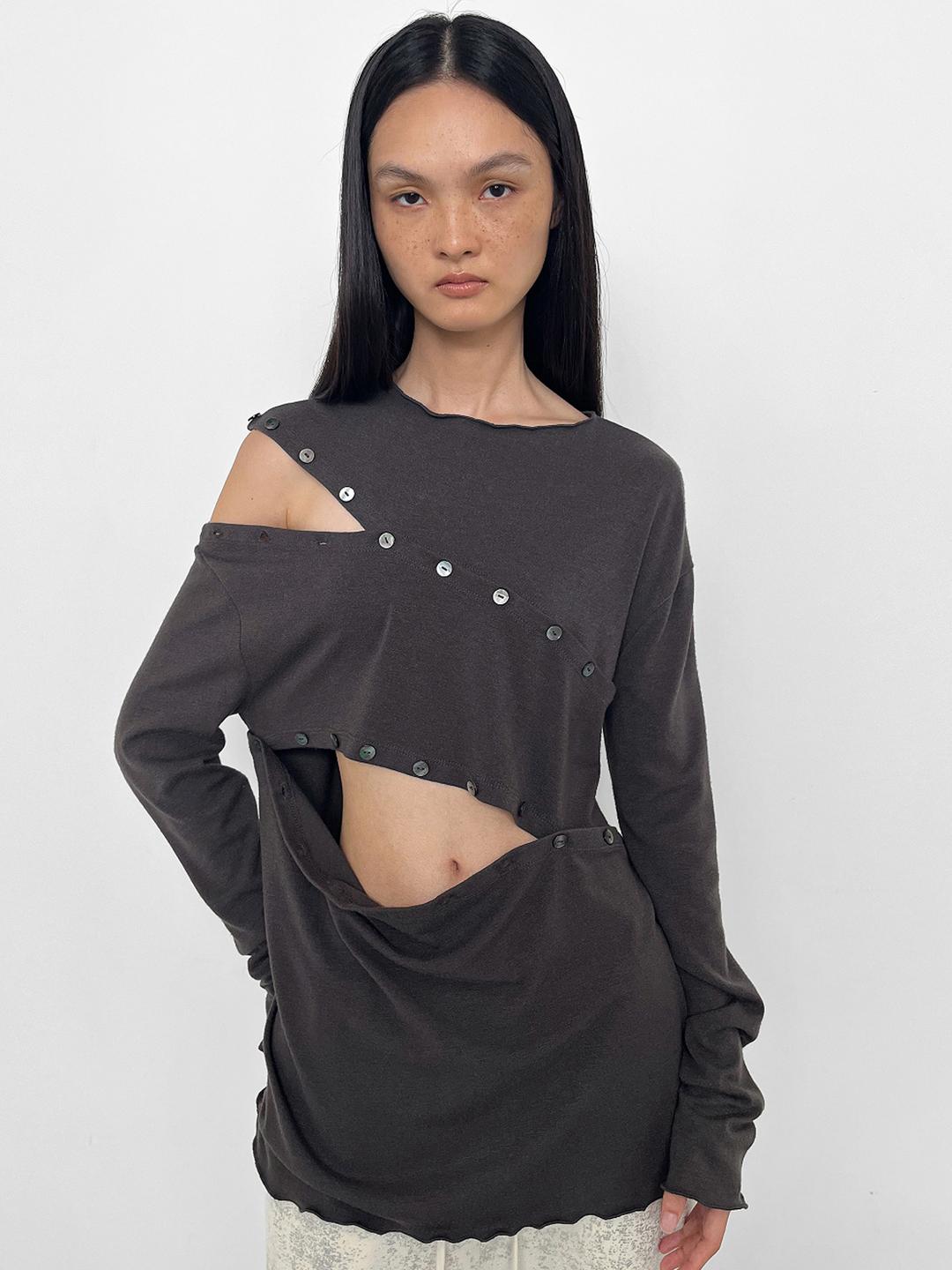 폴리수엠 BUTTONED SHIFT TOP-CHARCOAL