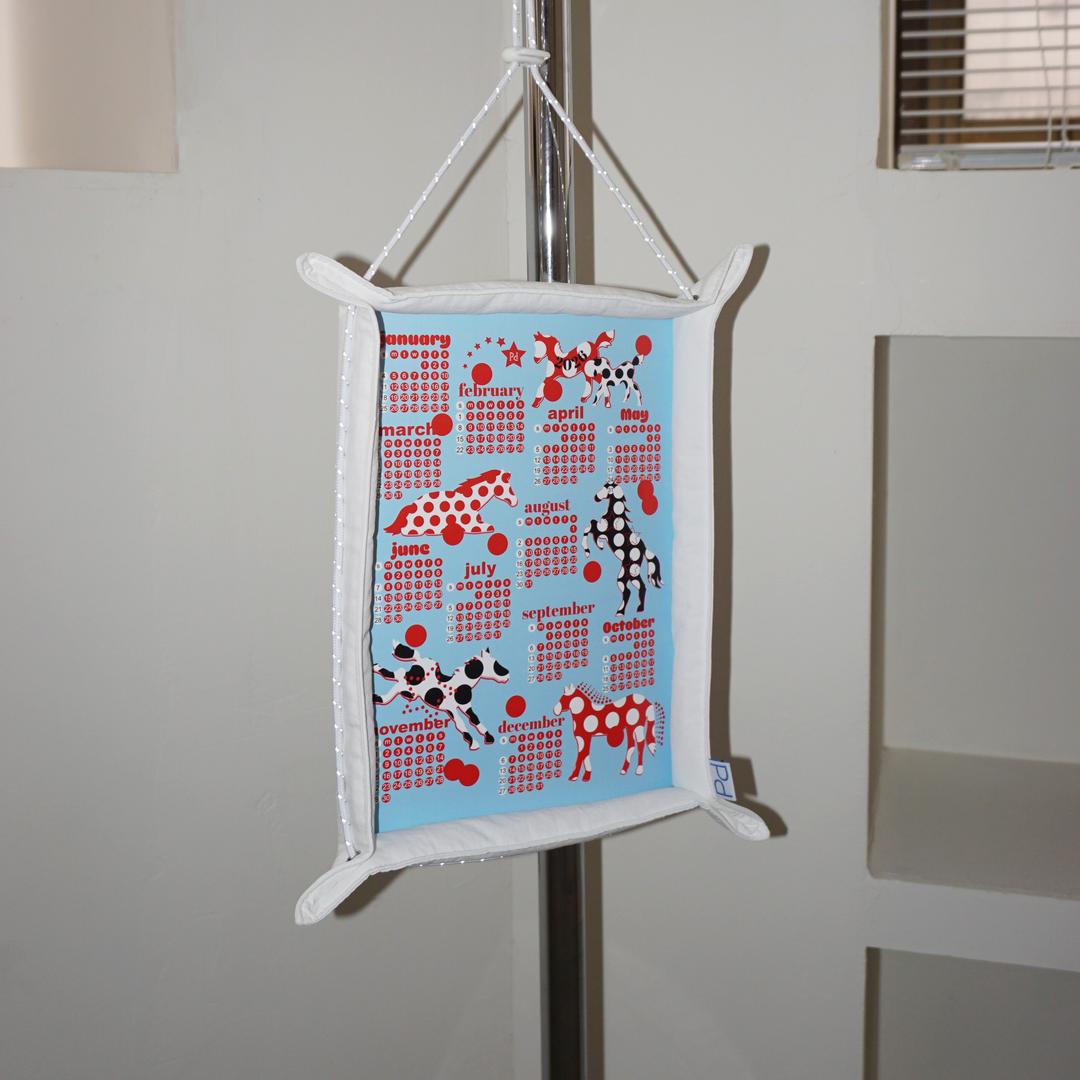 soft hanging calendar (white frame)