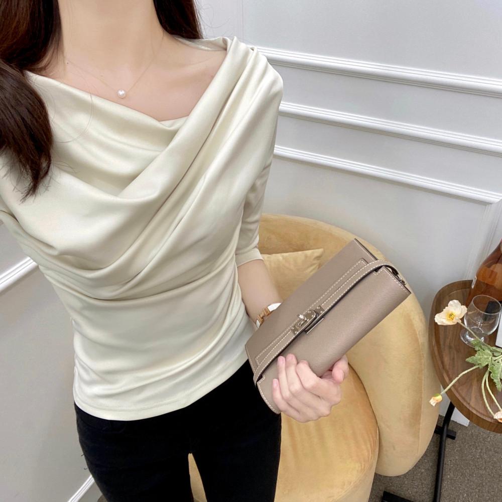 비비안 셔링 드레이프 오프숄더 7부 티셔츠 블라우스 크림 네이비