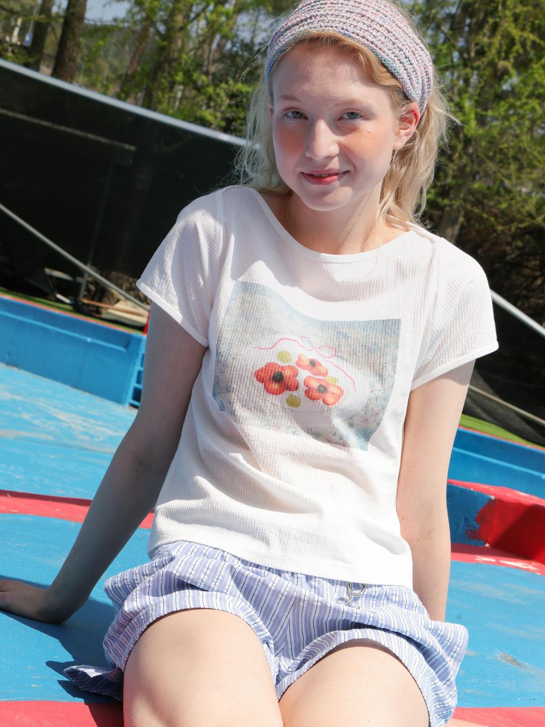 Berry Flower T-shirt - White