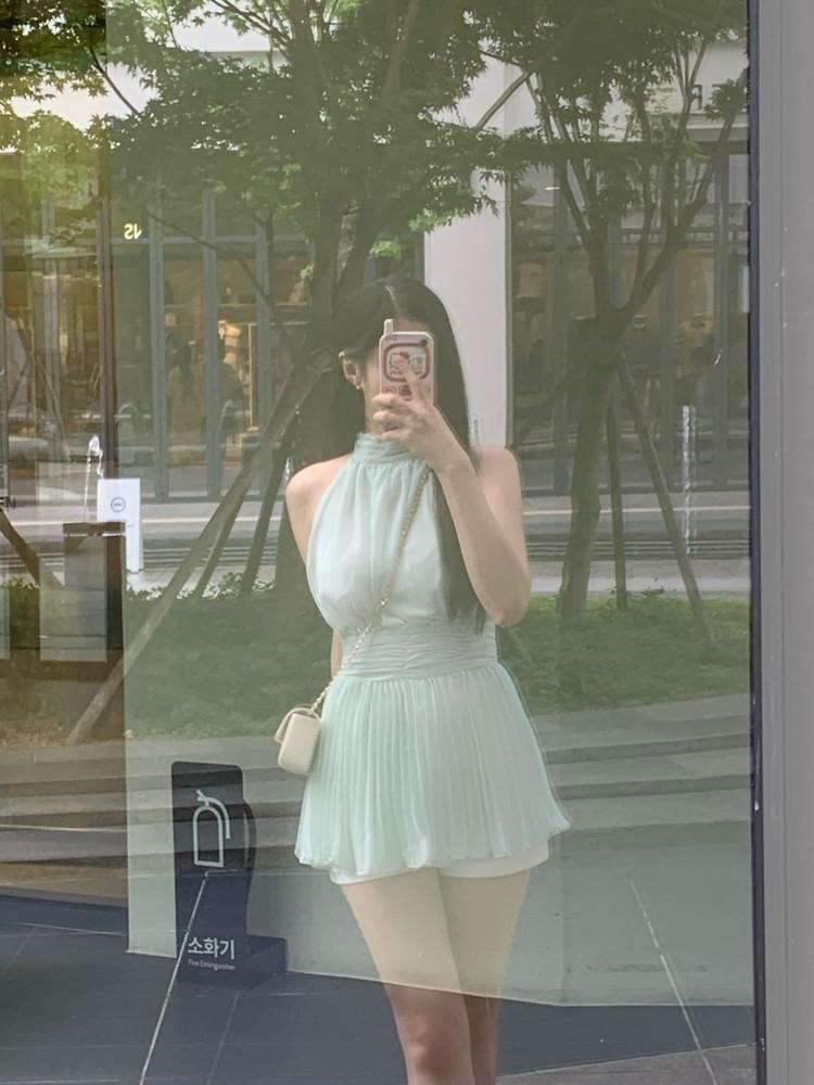 Soapy halter neck blouse 👗🧼