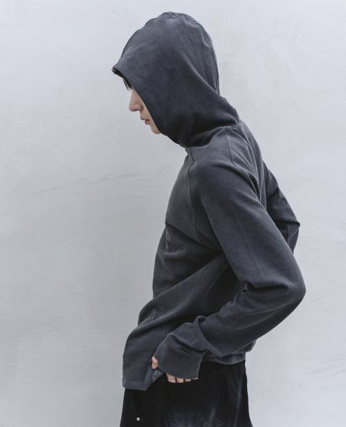 Pigment dyed hood long sleeve (black)