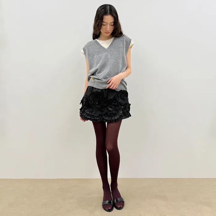 [4차 리오더] Rose Frill Mini Skirt (Black)