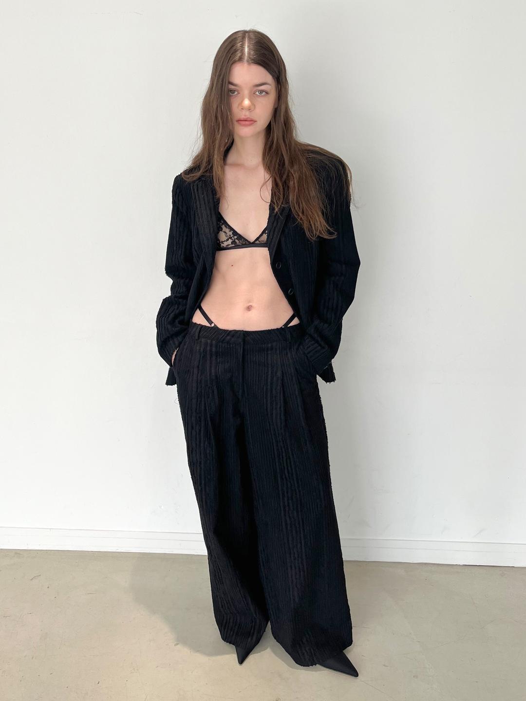 Textured Mid-Rise Pants (Black)