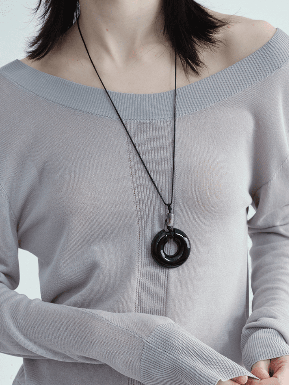 Vintage Resin Ring Necklace [Black]