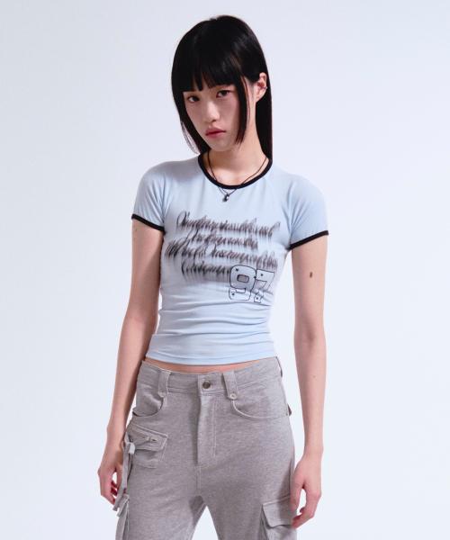 LETTERING 97 RAGLAN RINGER TEE SKY BLUE