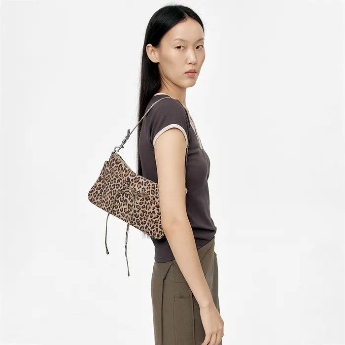 RIBBON POCHETTE_cream leopard suede