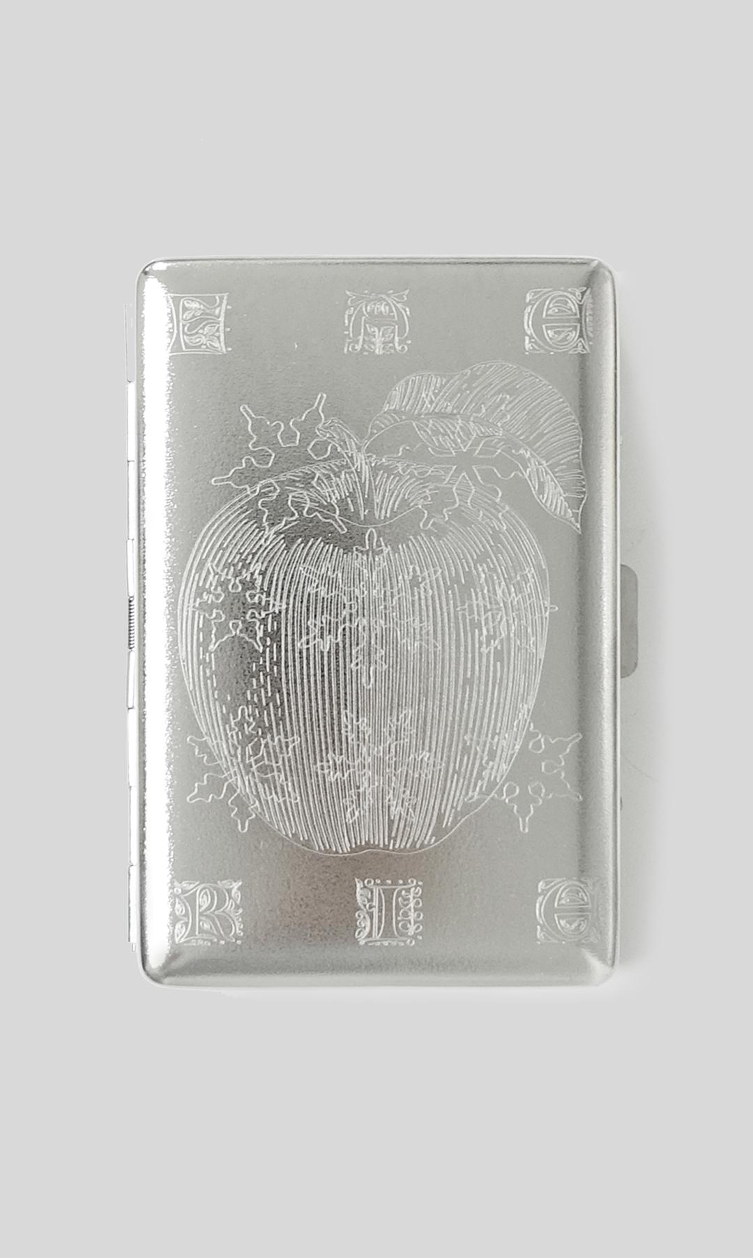 [fa.er.ie] cigarette case