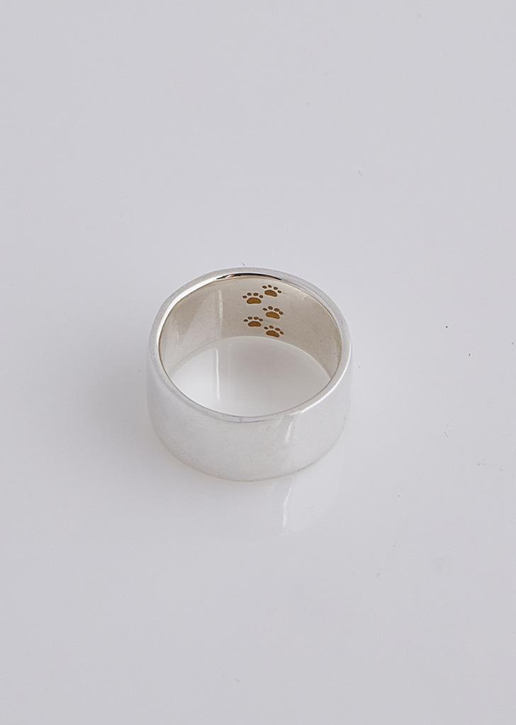 my doggy footprint bold ring