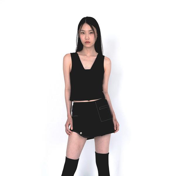 V RIB SLEEVELESS [BLACK]
