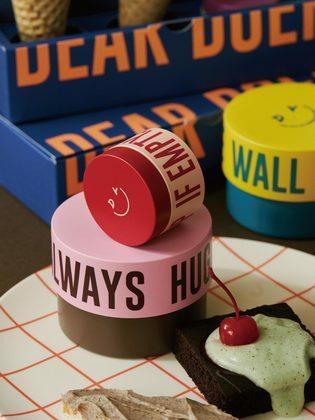 허그 미 바디스크럽 300ml