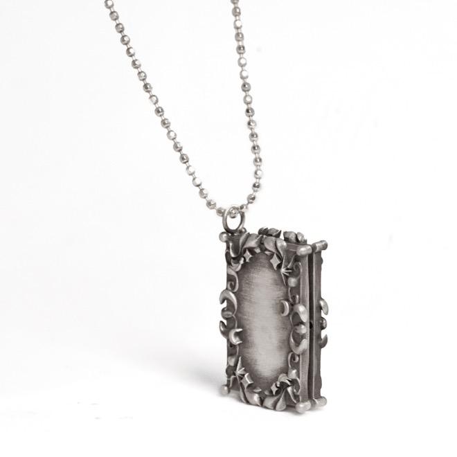 [1+1 event] moment space locket necklace 01