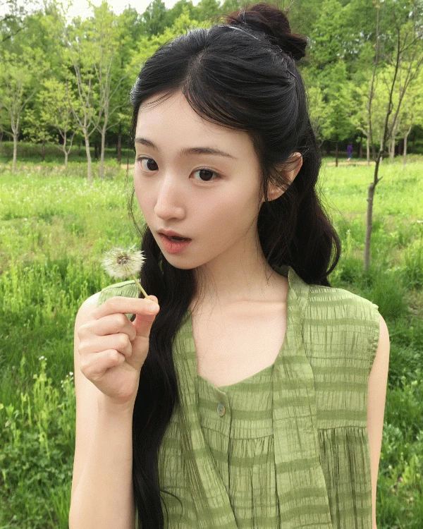 [원피스'1등\'☘️/국내제작] 코오루 링클 체크 프릴 핀턱 스트랩 ops