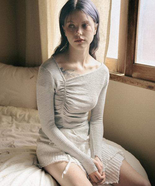 레이니 셔링 롱 슬리브 탑 [그레이]