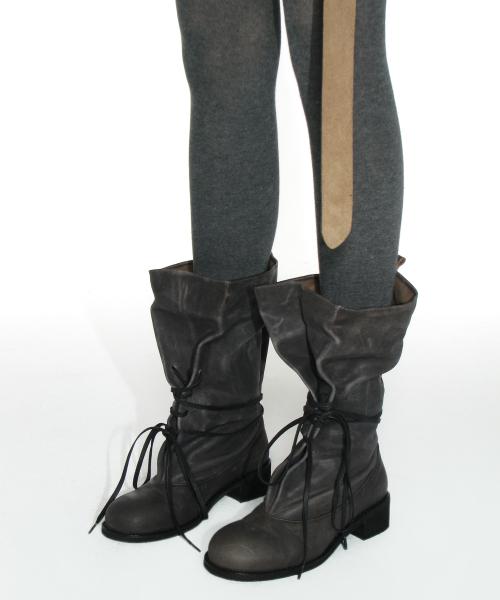 러프 레이스업 슬라우치 부츠_블랙