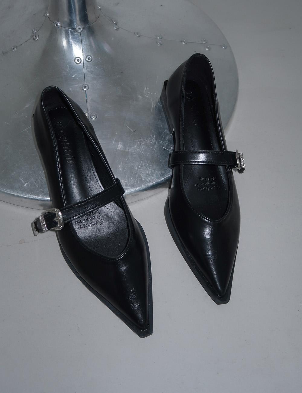 위위미유 WESTERN BUCKLE STILETTO SHOES / 웨스턴 버클 스틸레토 슈즈