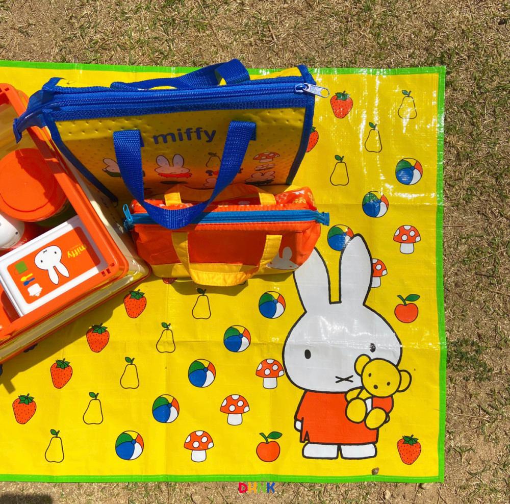 미피 1인용 돗자리 miffy 캐릭터 휴대용 피크닉 매트 어린이집 아이 초등 소풍 돛자리