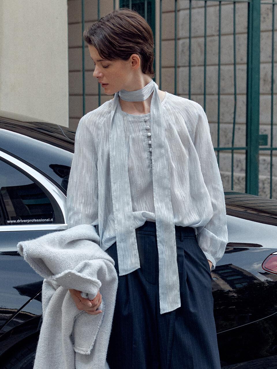 [9/6 예약배송] Round-neck Tucked Tie Blouse SW4AB853-K6