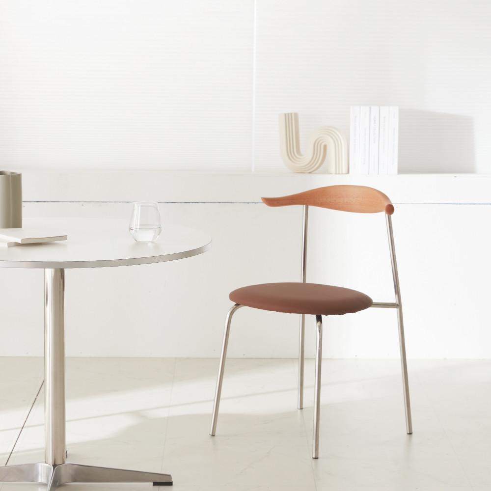 바이더하임 카우큐트체어 식탁의자 인테리어 디자인 카페의자 인테리어