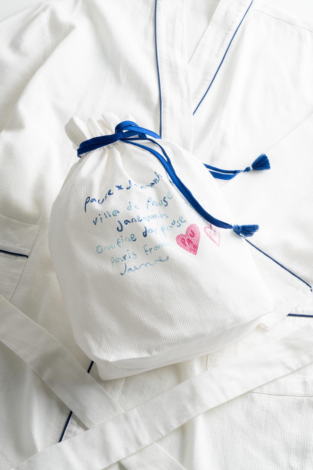 [제인마치] 레터링 코튼 파우치